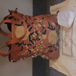  Old Trend El Cosmica Tote in Camel